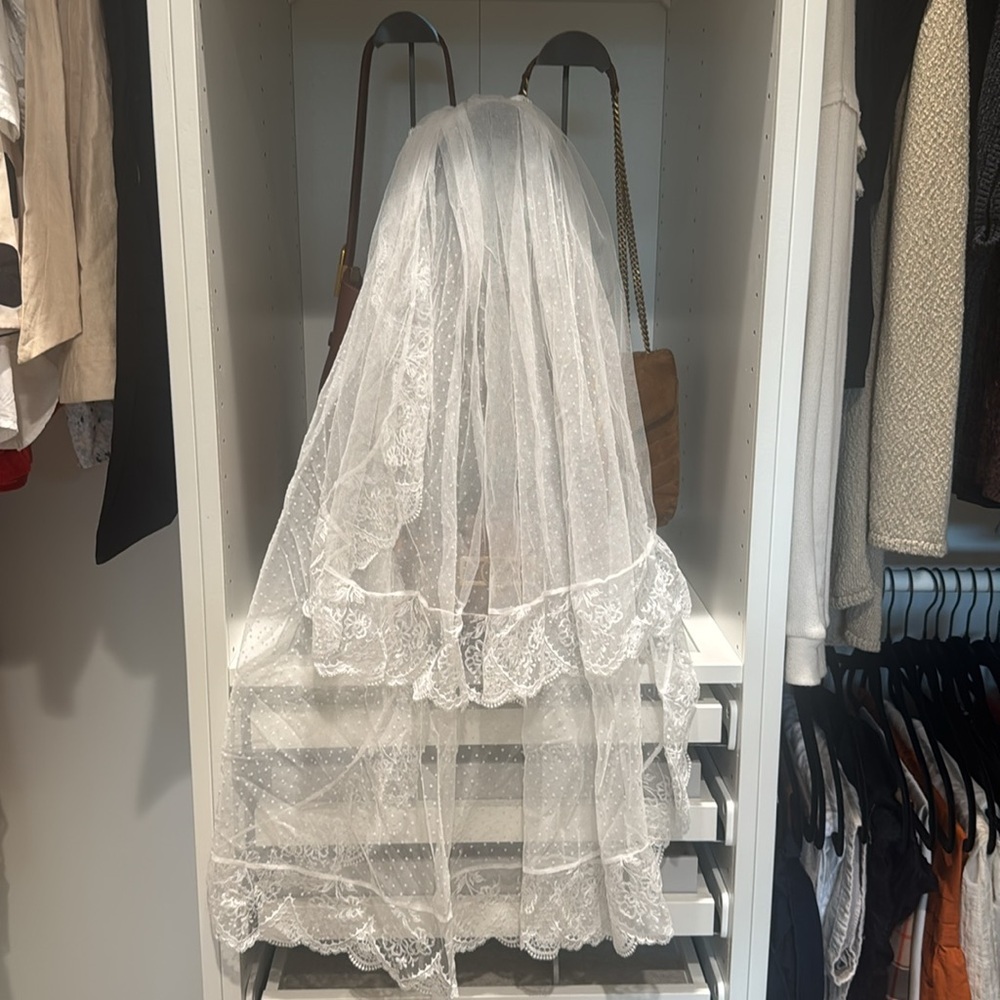 For Love and Lemons x Victorias Secret Forever Bridal Veil - Picture 3 of 6
